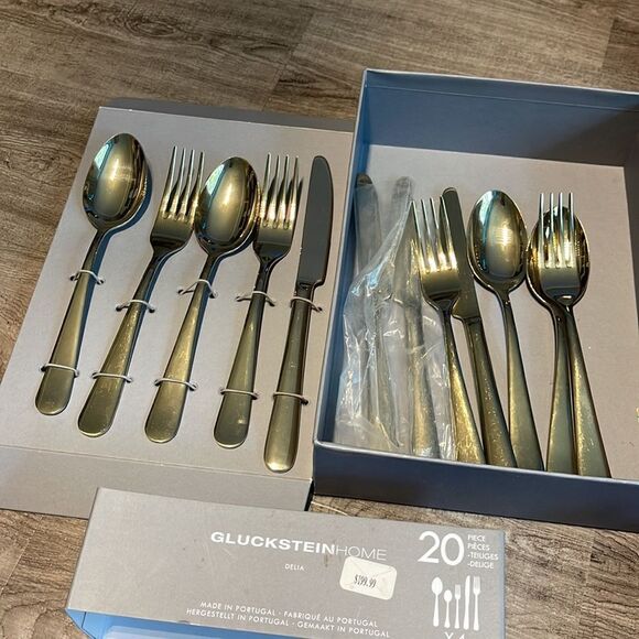 GlucksteinHome
Delia Flatware Set - Picture 2 of 3